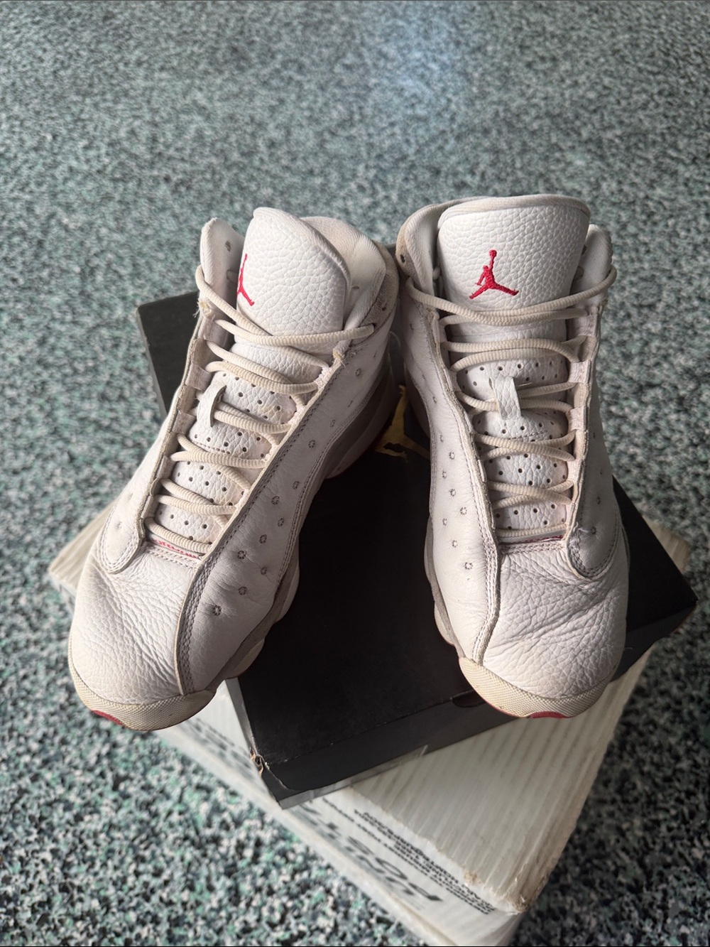 Air Jordan 13 Retro Wolf Grey Size 5.5Y Women’s 7 White Red DJ3003-160